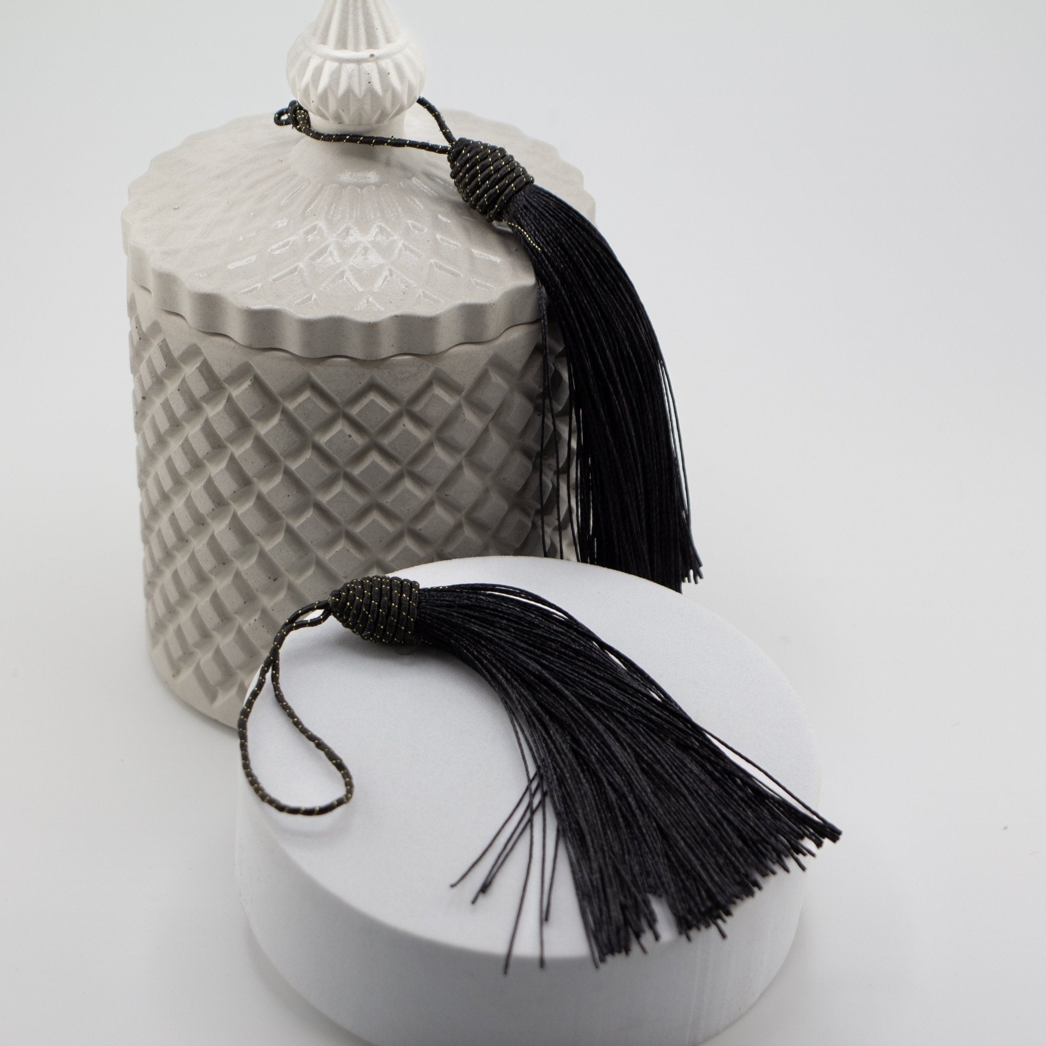 Borlas Grandes Decorativas Negras para Velas – Tassels de Seda | Accesorios Elegantes para Tapas y Envases de Velas Artesanales