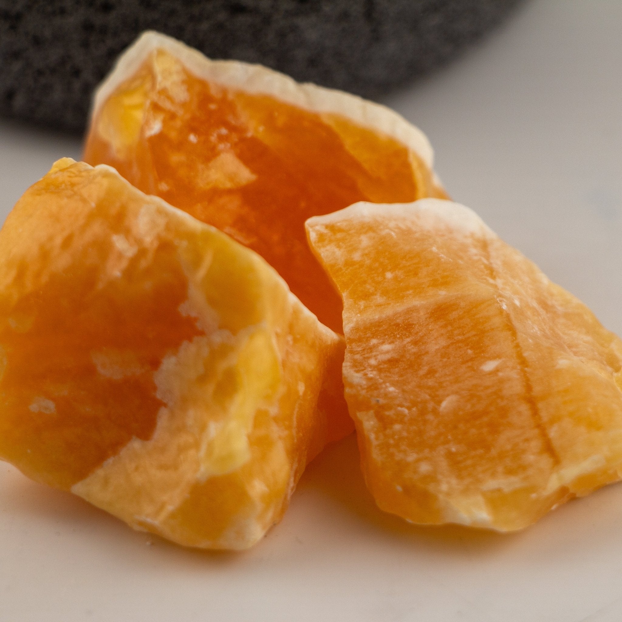 Calcita Naranja en Bruto – Piedra Preciosa de la Creatividad y la Vitalidad para Velas y Decoración