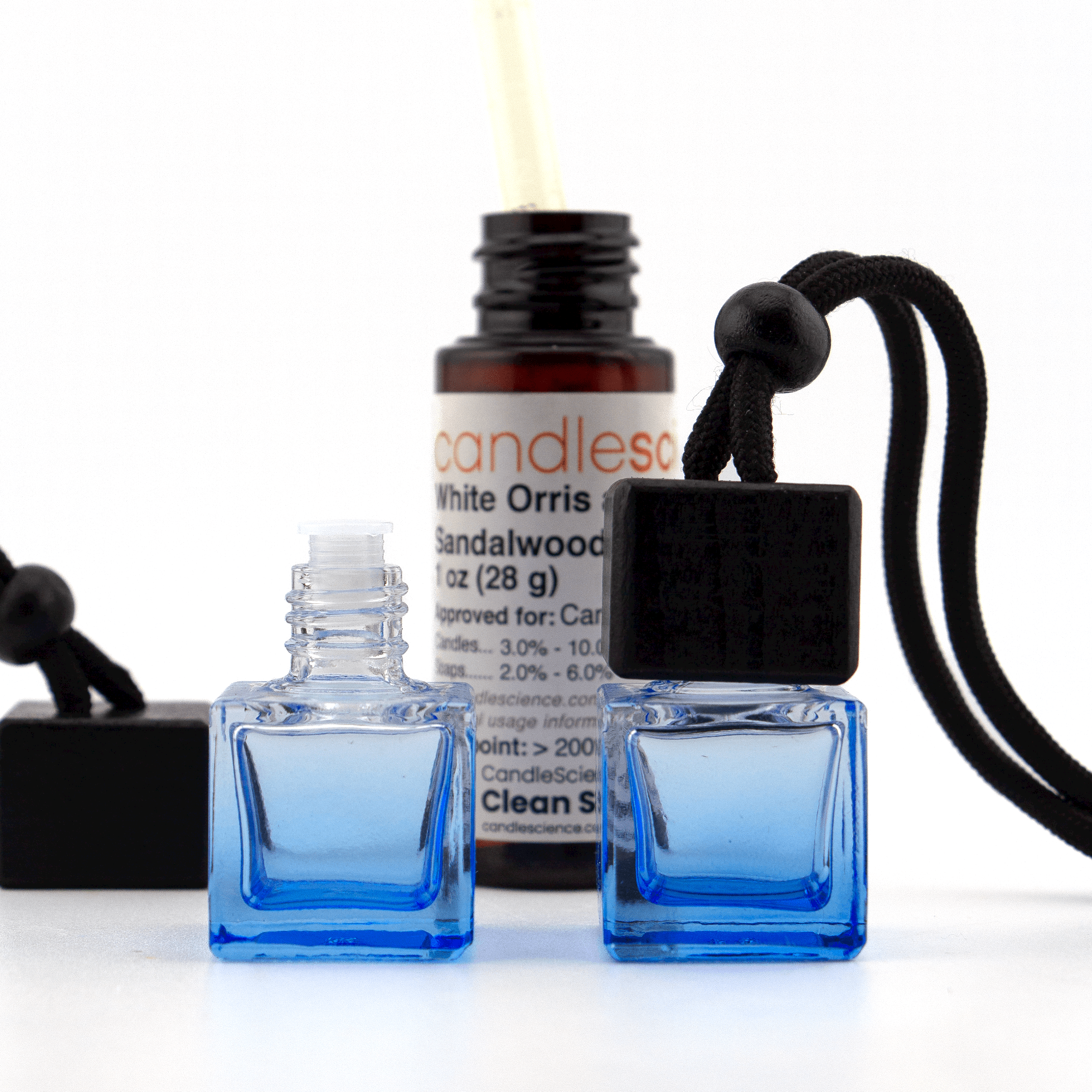 Difusor Aromático / Aromatizante para Auto / Carro – Frasco Colgante Recargable de Vidrio y Madera Tapa Cuadrada - Azul 8ml