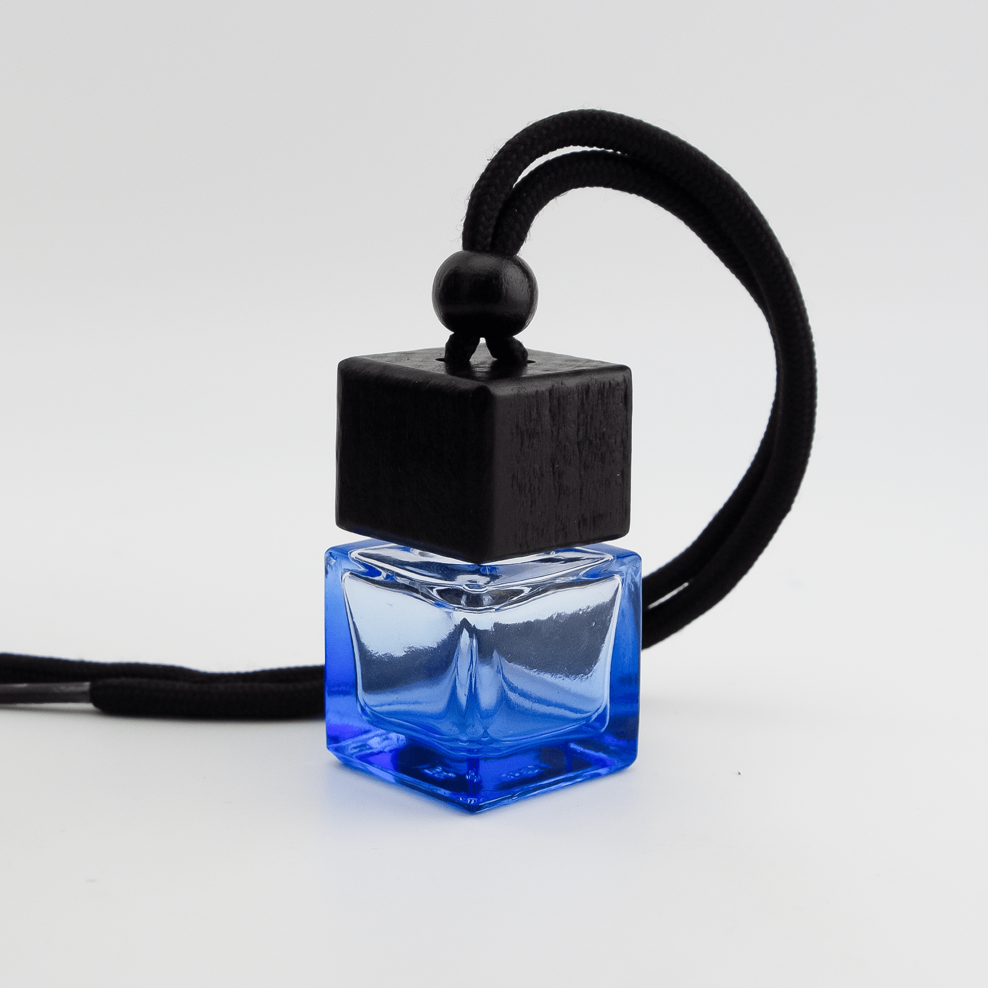 Difusor Aromático / Aromatizante para Auto / Carro – Frasco Colgante Recargable de Vidrio y Madera Tapa Cuadrada - Azul 8ml