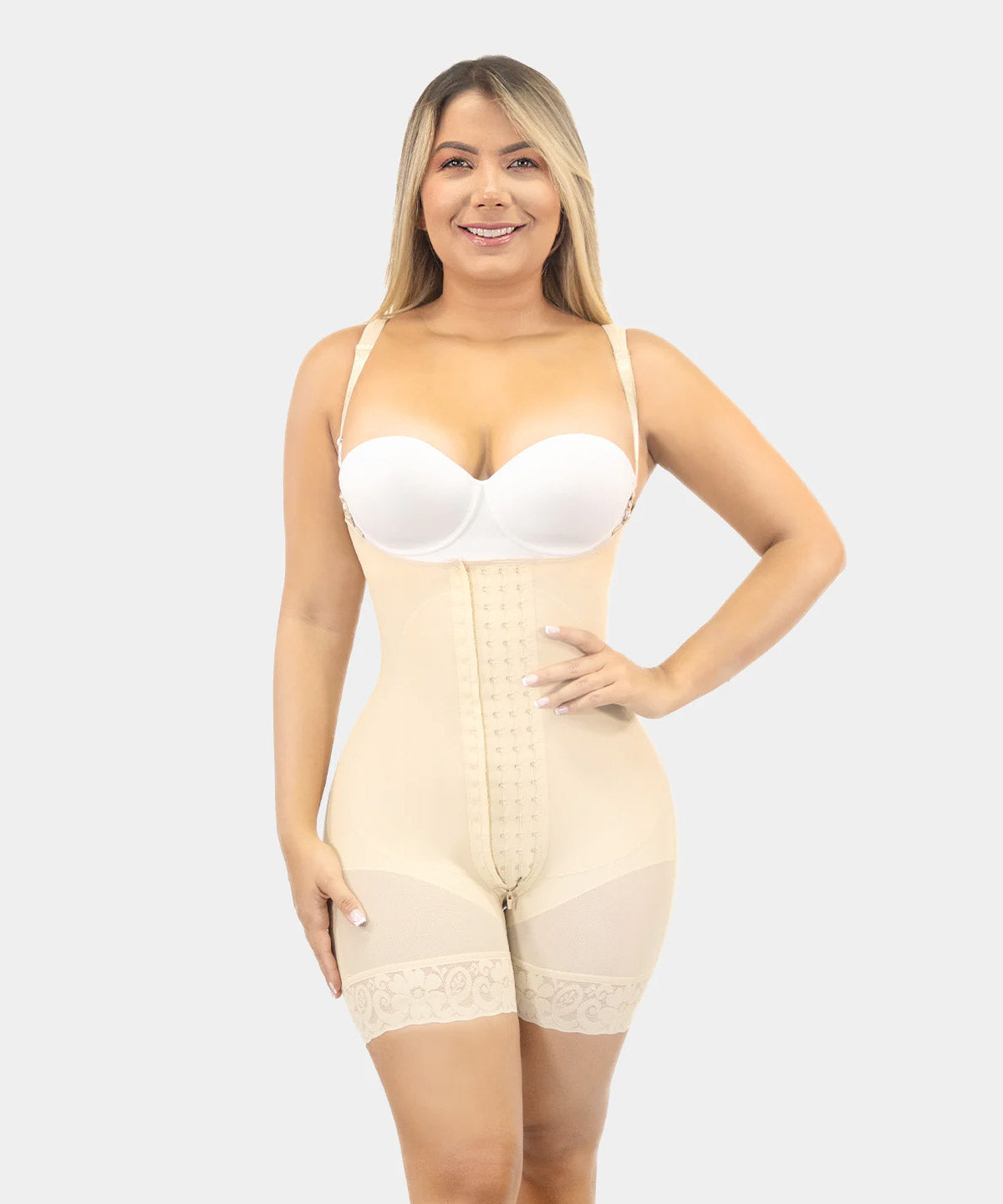Faja corta con refuerzo abdominal F00463 de Fajas M&D®