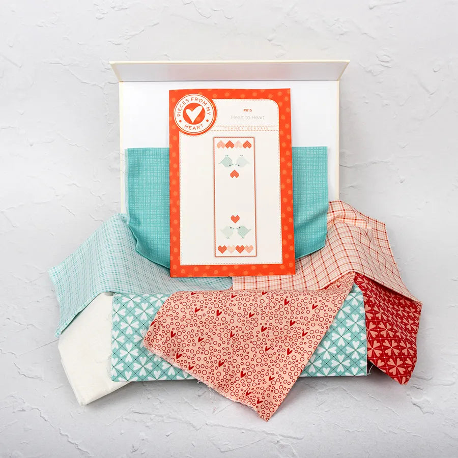 Kit de Camino de Mesa de Pajaritos y Corazones azul, rojo y blanco 46 x 140 cm