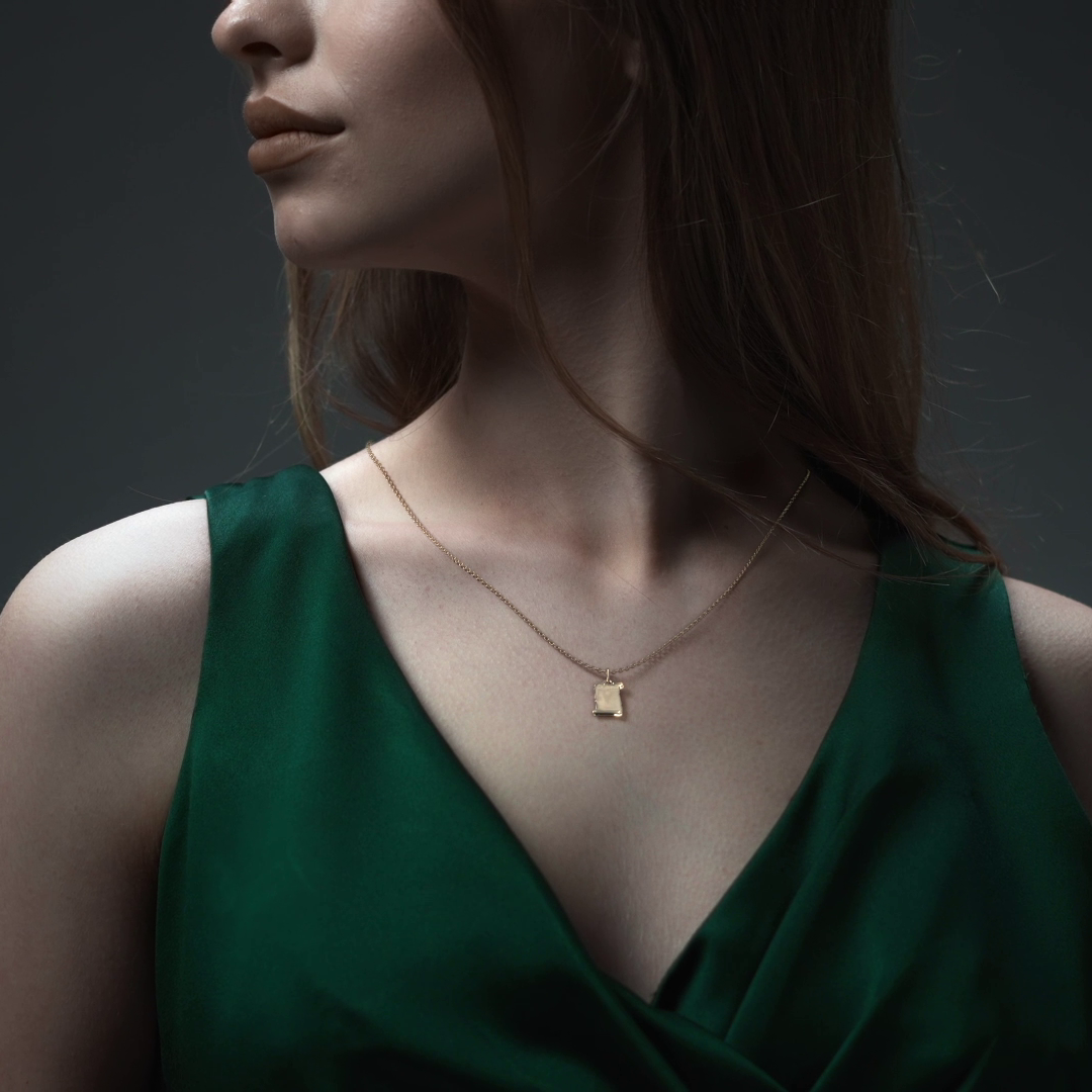 Dije de Oro 14K Medalla Religiosa Sagrado Caliz| Dije Oro Italiano 12mm | Joyería Fina