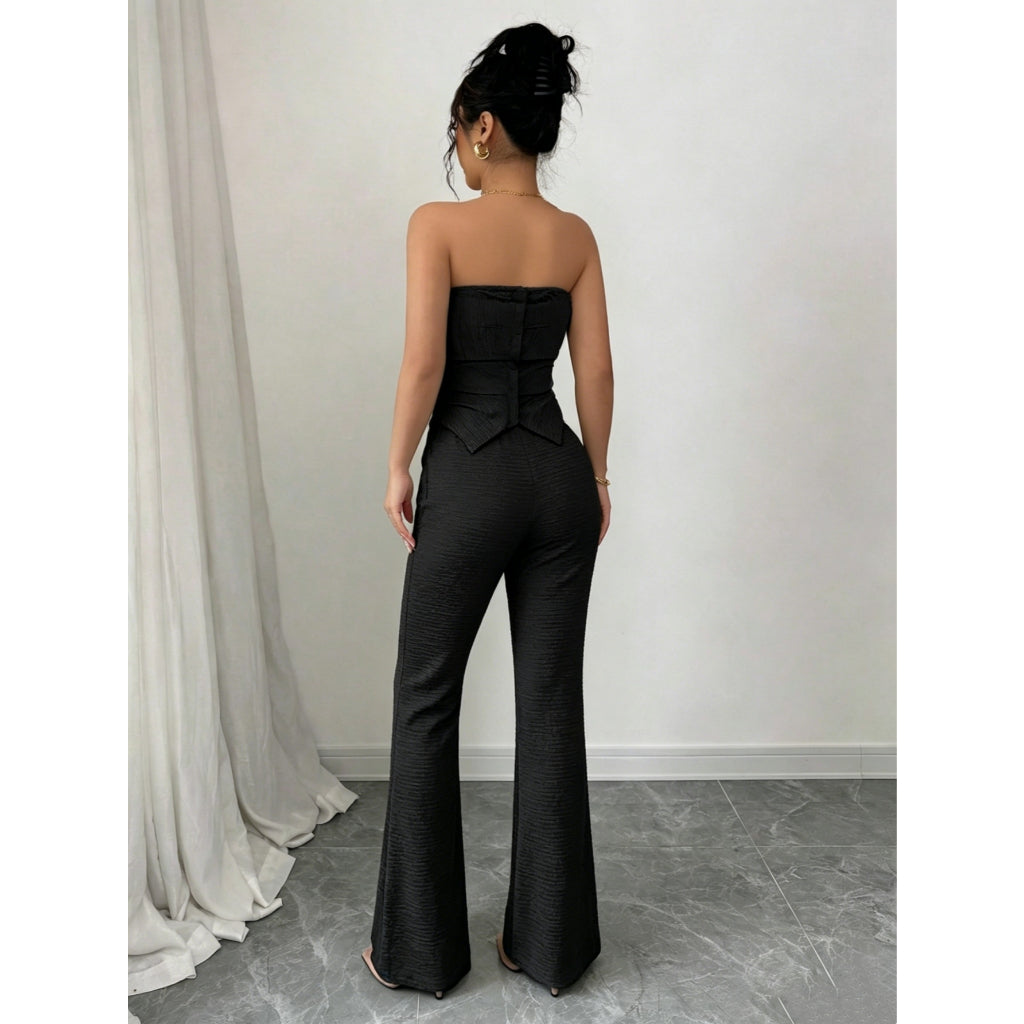 Conjunto de top elegante y pantalón largo, look minimalista de oficina, con top satinado