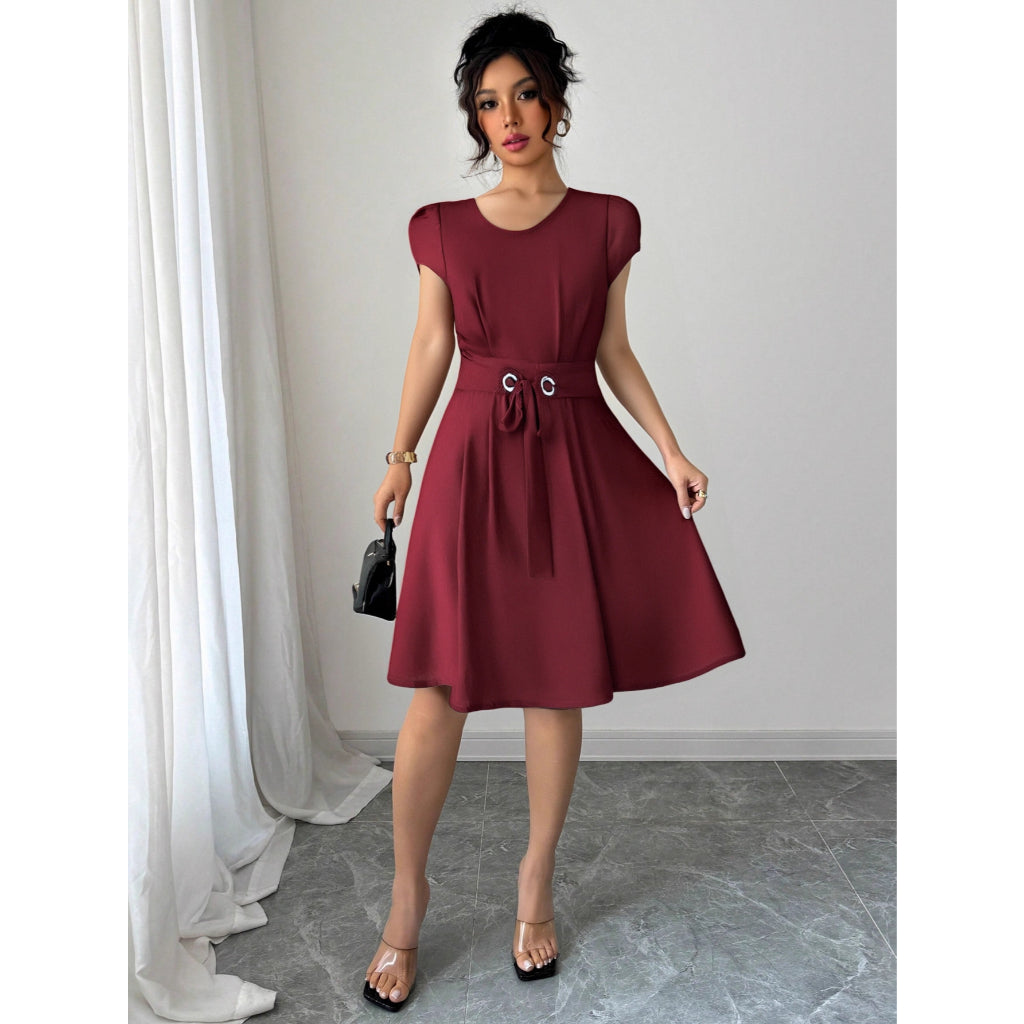Vestido Largo De Talla Grande Con Tirantes De Color Liso Y Botones, Limpio Y Elegante.