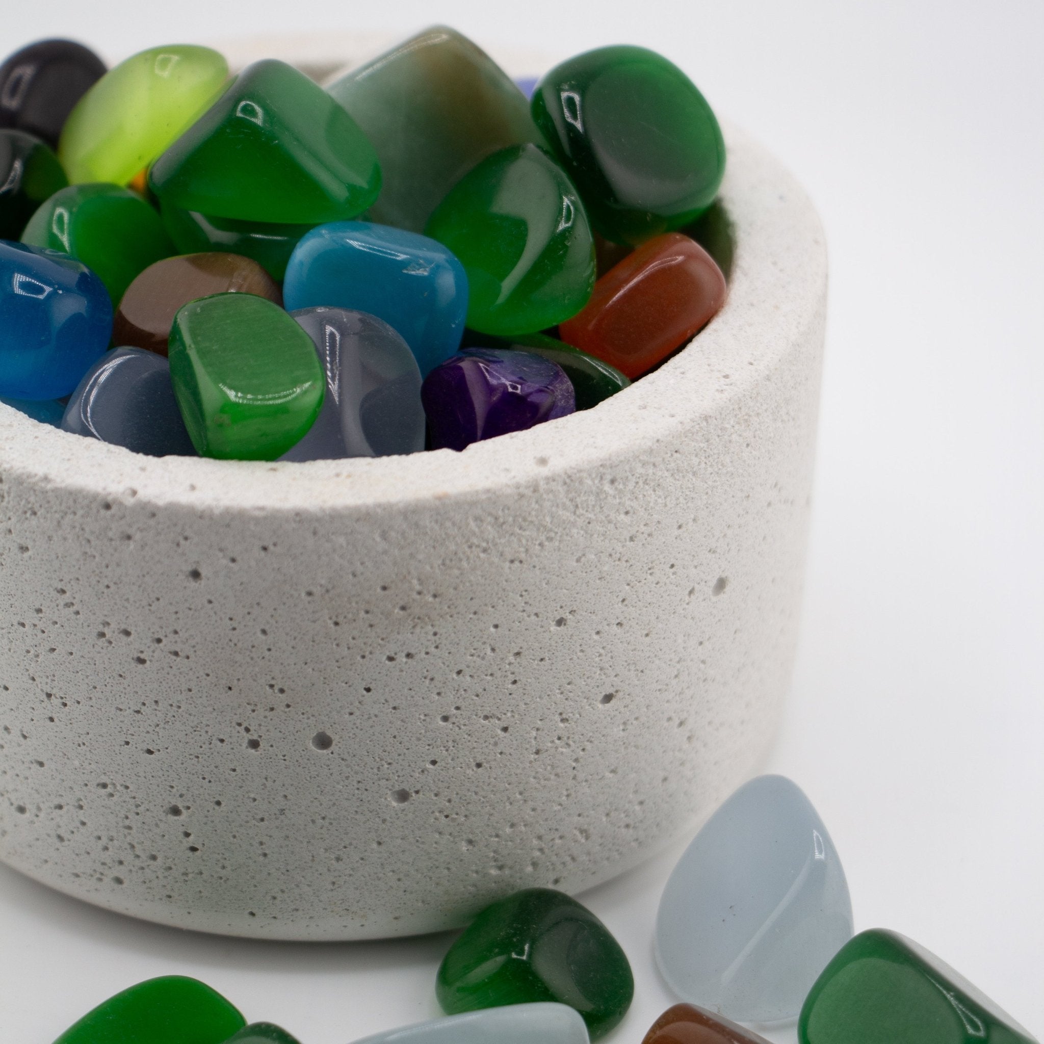 Ojo de Gato Pulido – Piedra Preciosa Verde Café Azul Morado de Intuición y Protección para Velas y Decoración