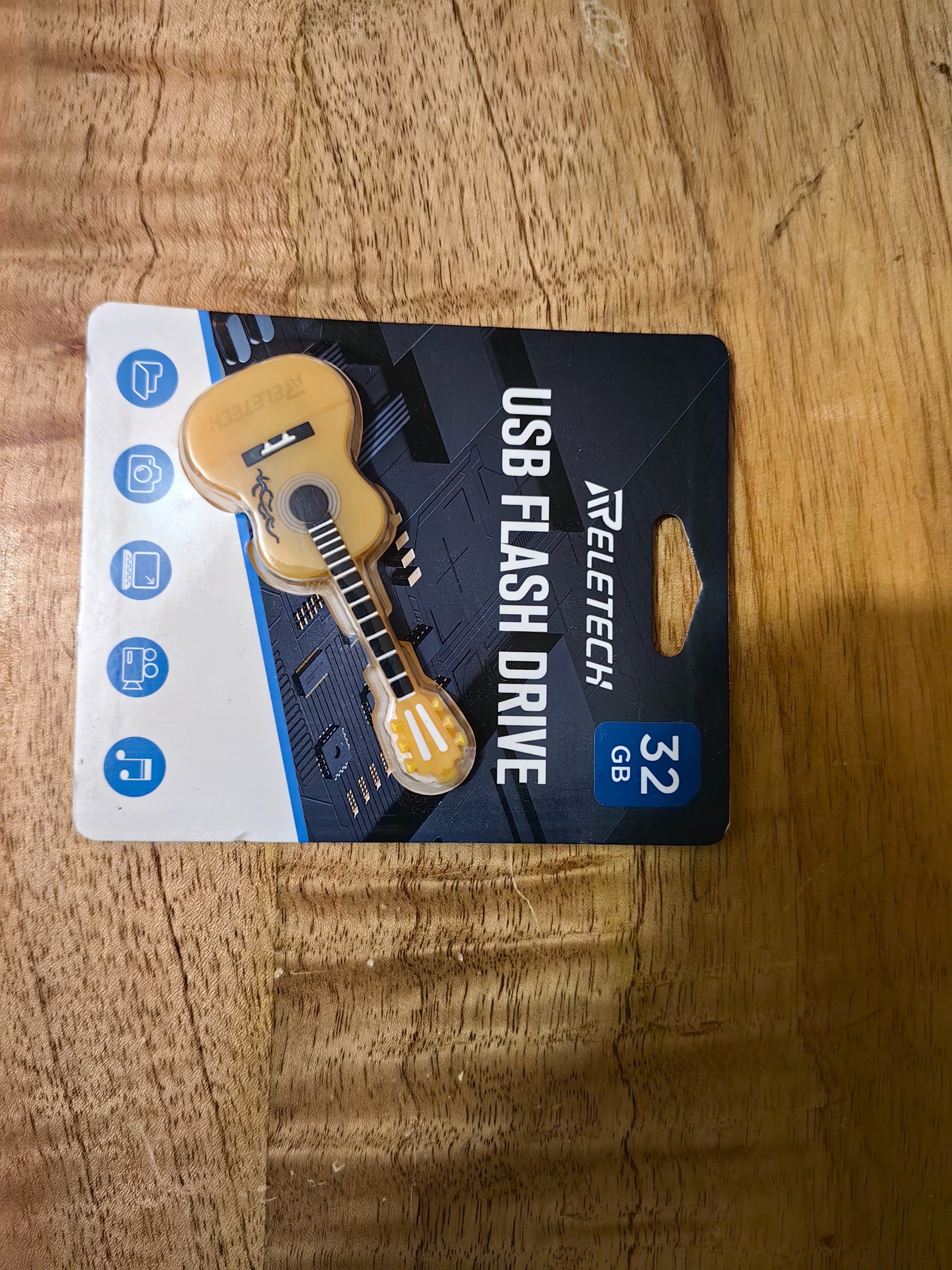 Memoria USB "A" Externa Guitarra 32 GB Reletech